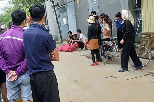 Mâu thuẫn tình ái, gã đàn ông đâm hai người thương vong