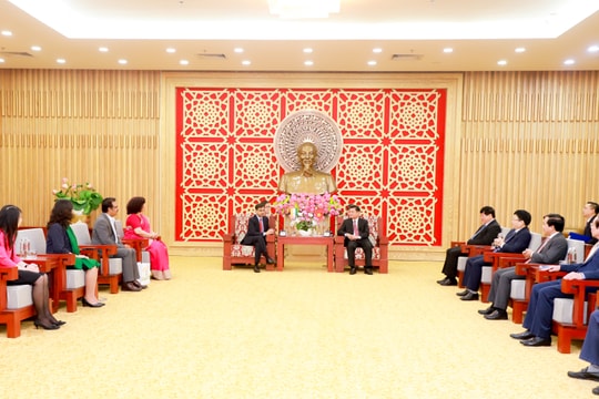 Bí thư Tỉnh ủy tiếp Đại sứ Đặc mệnh toàn quyền Ấn Độ thăm, làm việc tại Nghệ An