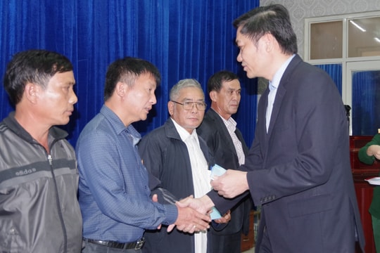 Lãnh đạo tỉnh Nghệ An thăm hỏi 22 gia đình liệt sỹ hy sinh ở Quảng Trị