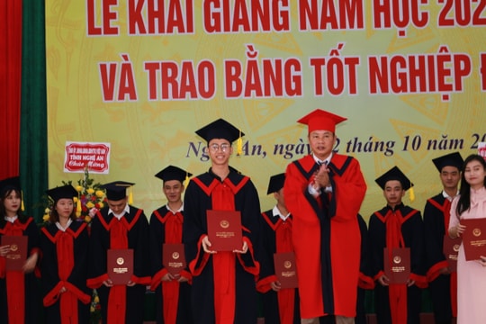 Trường Đại học Sư phạm Kỹ thuật Vinh chào đón hơn 1.800 tân sinh viên