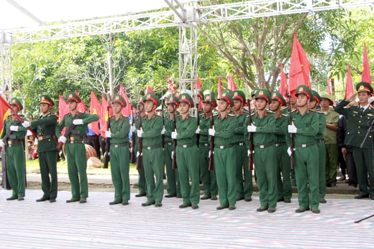 Trang trọng lễ an táng 2 liệt sĩ Yên Thành hy sinh ở Quảng Trị