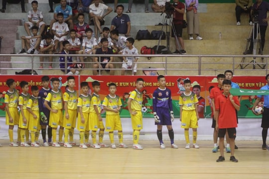 Đương kim vô địch U11 Sông Lam Nghệ An giành vé vào Bán kết 