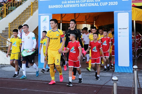 Sông Lam Nghệ An ký hợp đồng 3 năm với đội trưởng Hoàng Văn Khánh 