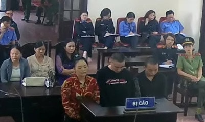 Ba đối tượng cướp hàng chục dây chuyền, bông tai vàng trị giá cả trăm triệu đồng