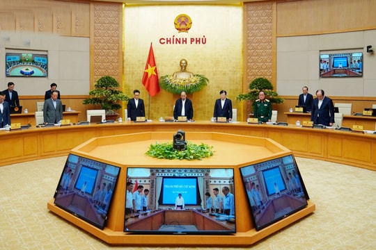 Chính phủ mặc niệm đồng bào, chiến sỹ hy sinh trong bão lũ