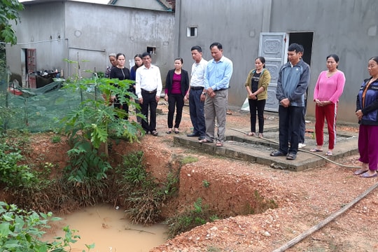 Bé gái đuối nước khi rơi xuống hố ga gần nhà