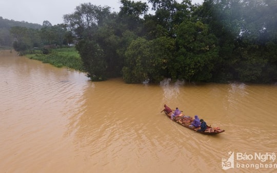 Tâm lũ Thanh Chương (Nghệ An) từ góc nhìn flycam