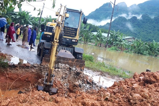 Nghệ An tập trung khắc phục các tuyến giao thông hư hỏng sau lũ