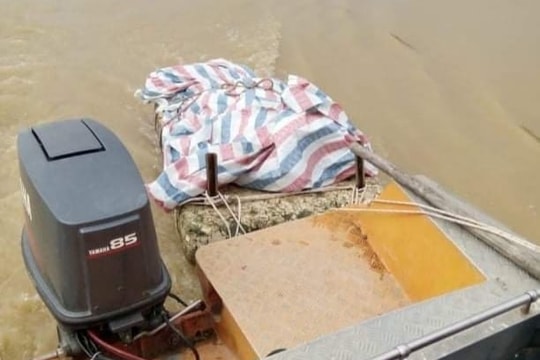 Phát hiện thi thể 1 người phụ nữ trôi dạt vào bãi sông Lam