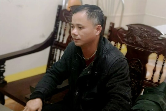 Khởi tố kẻ chém thủng thuyền cứu hộ lũ lụt vì không được...cho mượn!