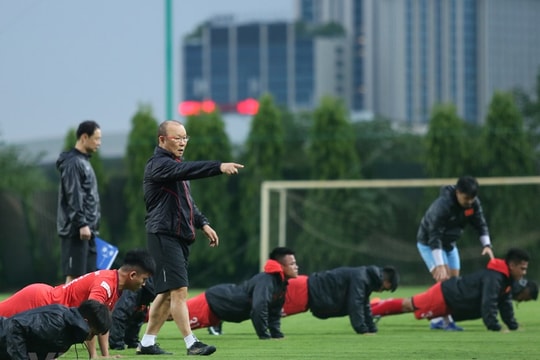 Vì sao ông Park chọn thần đồng 17 tuổi lên U22 Việt Nam?;Solskjaer phát ngôn như HLV đội trụ hạng 