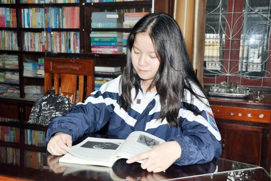 Nữ sinh nghèo ở Nghệ An trở thành Đại sứ văn hóa đọc