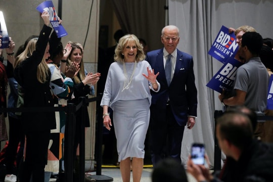 Tình yêu 43 năm của ông Joe Biden và vợ