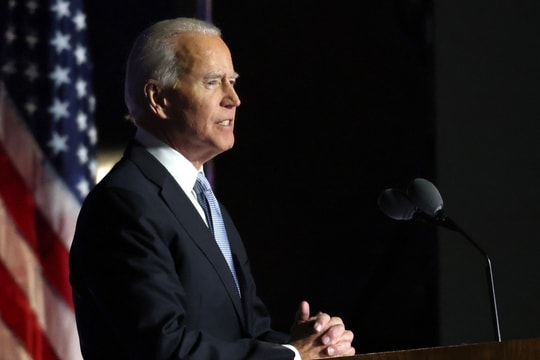 Ông Biden đề cập đến hàn gắn vết thương Mỹ, nhắc lại bài hát 'Trên đôi cánh phượng hoàng'