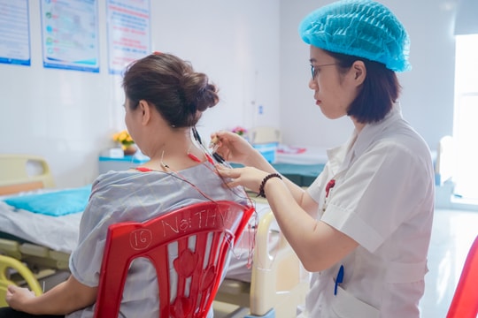 Hiệu quả điều trị Đông, Tây y kết hợp tại Bệnh viện Đa khoa Cửa Đông