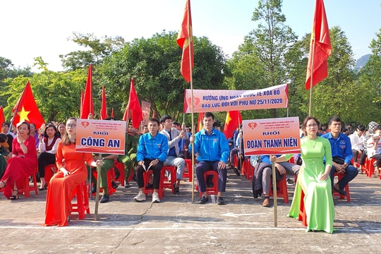  Nghệ An: 900 người diễu hành hưởng ứng tháng hành động vì bình đẳng giới và phòng chống bạo lực