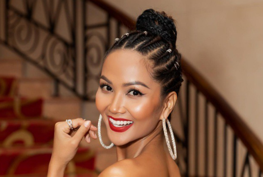 H’Hen Niê ngày càng sexy với gu thời trang táo bạo