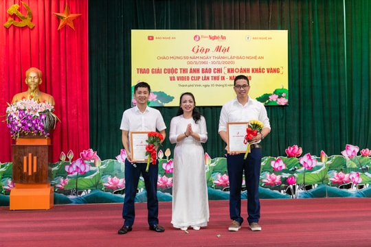 Trao giải cuộc thi ảnh, video clip 'Khoảnh khắc vàng' Báo Nghệ An