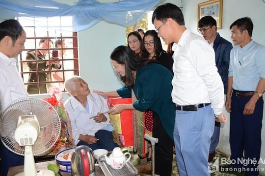 Nghệ An ban hành Nghị quyết quy định mức quà tặng chúc thọ, mừng thọ người cao tuổi