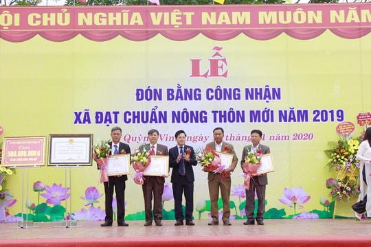 Xã Quỳnh Vinh (TX. Hoàng Mai) đón Bằng công nhận đạt chuẩn Nông thôn mới