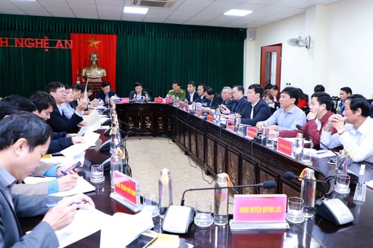 Chủ tịch UBND tỉnh Nguyễn Đức Trung tiếp công dân định kỳ phiên tháng 11