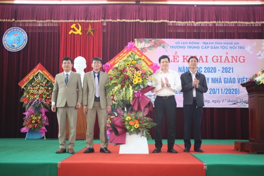 Hơn 450 học sinh dân tộc thiểu số Nghệ An nô nức dự lễ khai giảng năm học mới