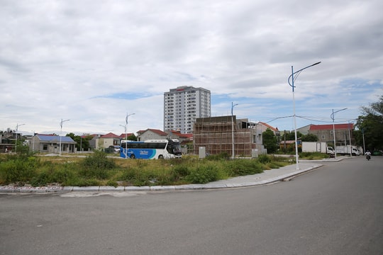 Cử tri đề nghị TP. Vinh cần có phương án phân loại rác thải, di dời các cơ sở sản xuất gây ô nhiễm môi trường