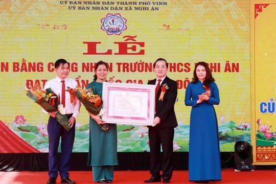 Trường THCS Nghi Ân đón nhận danh hiệu trường đạt chuẩn Quốc gia mức độ 1