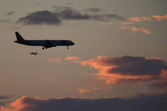 Ukraine bắt giữ 44 máy bay chở khách của Nga đến Crimea 