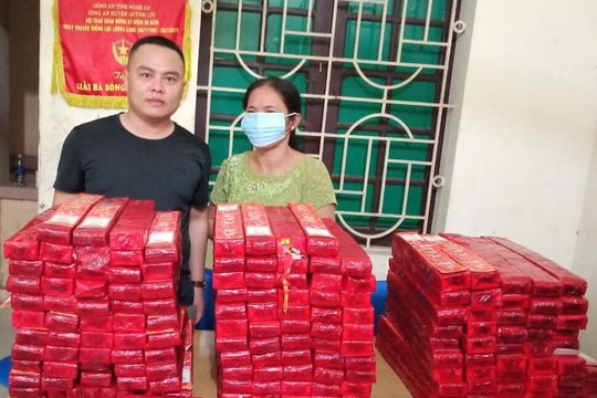 Bắt giữ một phụ nữ tàng trữ 130kg pháo nổ tại nhà