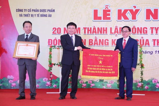 Công ty CP Dược phẩm và Thiết bị y tế Đông Âu kỷ niệm 20 năm thành lập, đón nhận Bằng khen của Thủ tướng Chính phủ