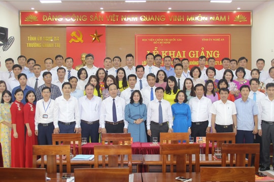 Khai giảng lớp Cao cấp lý luận chính trị khóa 2020 - 2022 tại Nghệ An