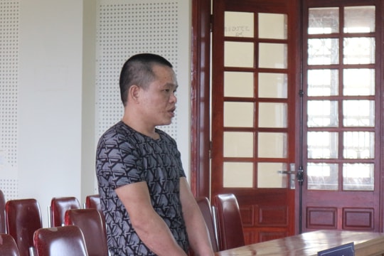 Vợ bầu chết lặng khi biết chồng buôn 'hàng trắng'