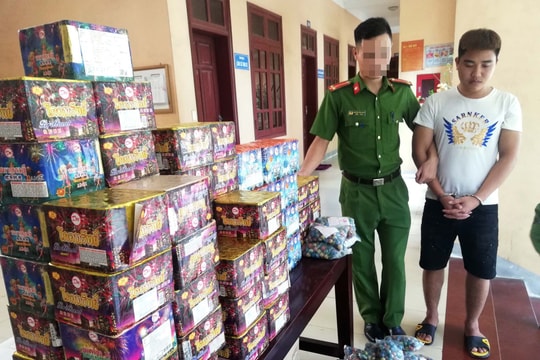 Bắt vụ buôn bán trái phép 130 kg pháo nổ