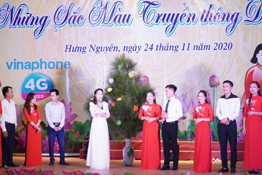 Sôi động đêm giao lưu 'Những sắc màu truyền thông dân số'