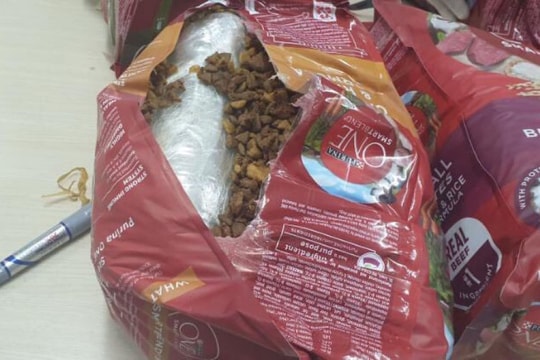 Phát hiện hơn 20 kg ma túy các loại được giấu trong bưu kiện chuyển phát nhanh