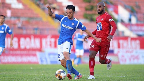 Thầy Park triệu tập cầu thủ từng kiếm sống bằng nghề soát vé; Trang nhất báo chí thế giới để tang Maradona như thế nào? 