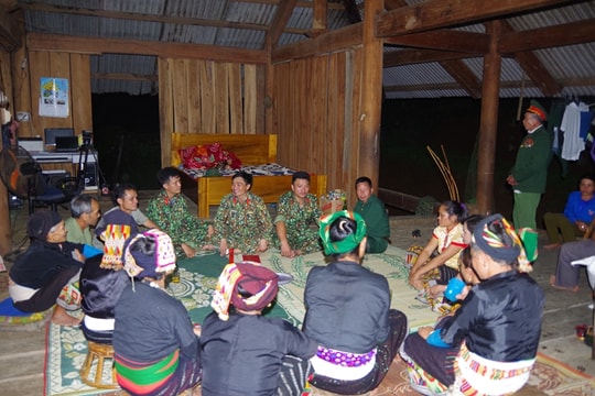 Tăng cường phổ biến, giáo dục pháp luật trong cán bộ, chiến sỹ