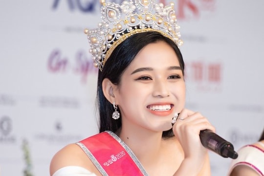 Người đẹp Việt điêu đứng vì thị phi sau khi đăng quang Hoa hậu