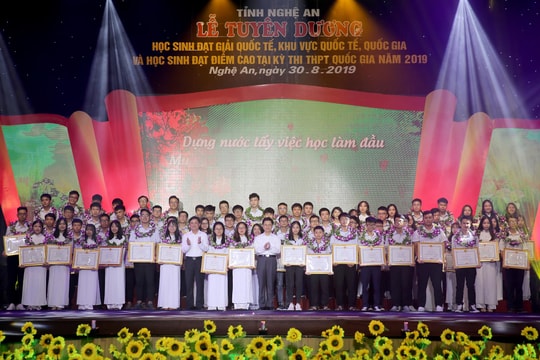 Học sinh giỏi quốc gia được tăng tiền thưởng ít nhất 2,5 lần