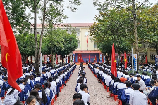 Nghệ An mít tinh hưởng ứng Ngày Thế giới phòng, chống HIV/AIDS