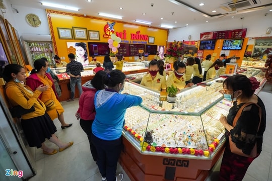 Người mua vàng lỗ hơn 2 triệu đồng sau một tuần