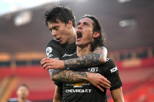 Hà Nội FC xác nhận Quang Hải được CLB Hàn Quốc và Nhật Bản theo đuổi; Messi ghi bàn tưởng nhớ Maradona