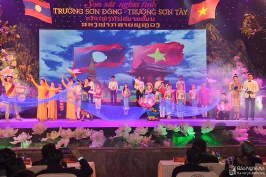 Thắm thiết tình hữu nghị Việt Nam - Lào