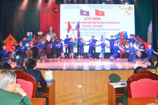 Kỷ niệm 45 năm Quốc khánh nước Cộng hòa Dân chủ Nhân dân Lào 