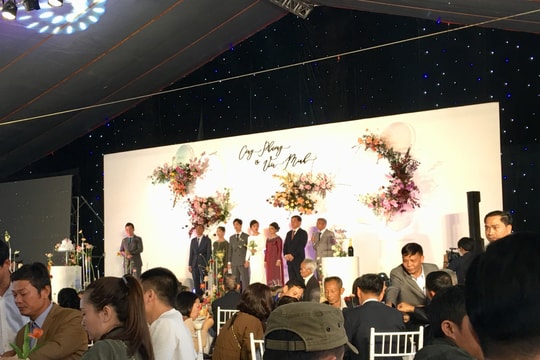 Bên trong đám cưới Công Phượng ở quê nhà Nghệ An