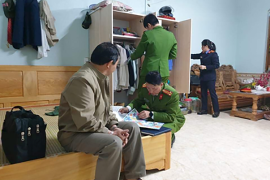 Ba lãnh đạo xã bị bắt vì gây thất thoát tiền làm đường