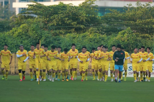 Triệu tập Văn Quyết, HLV Park Hang-seo vẫn để dành chiếc áo số 10 cho Công Phượng