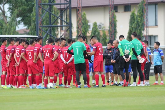 Văn Quyết: ‘Thầy Park gọi tôi không phải là sai lầm’; Martial và Cavani lỡ hẹn trận cầu sinh tử của MU