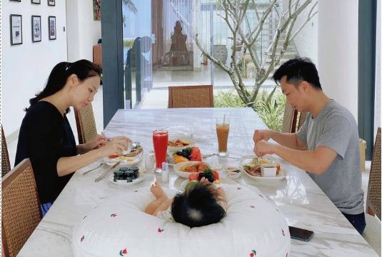 Bên trong biệt thự mới xây của vợ chồng Cường Đô La - Đàm Thu Trang